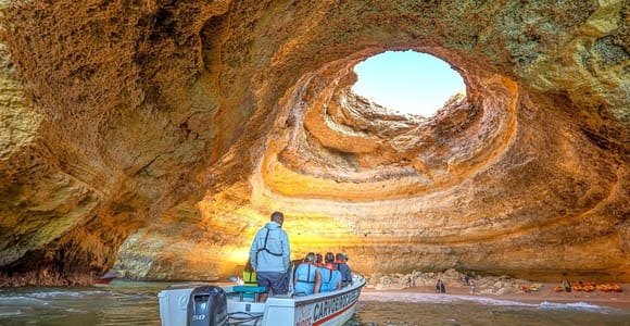 Carvoeiro: cuevas de Benagil y barco por Praia da Marinha