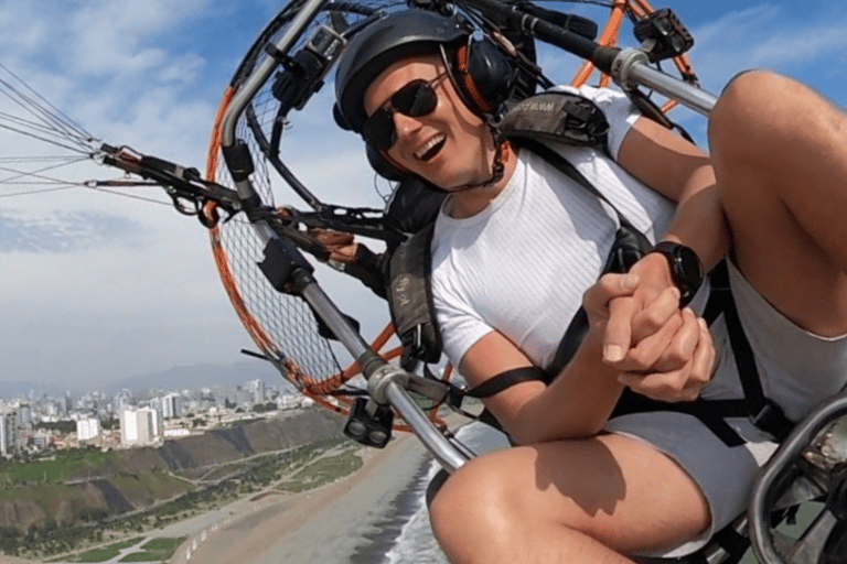 Lima: Costa Verde Paragliding Paratrike for First-Timers