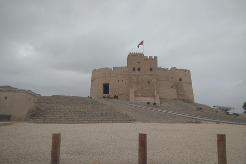 Desde Dubai: Tour de la ciudad de Fujairah por la Costa EsteTour de la ciudad de Fujairah por la costa este con almuerzo