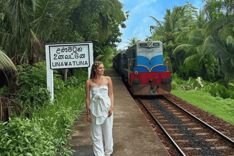 Colombo: Mirissa Day Trip with Scenic Coastal Train Ride Colombo: Mirissa Day Trip with Scenic Coastal Train Ride