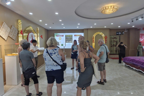 Phu Quoc: Kayak Cua Can River & Starfish Beach Tour