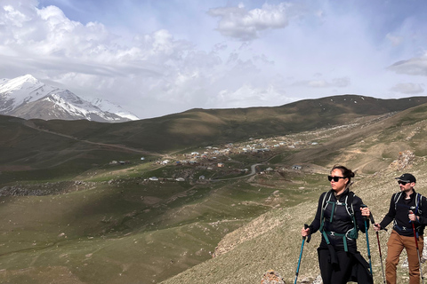 3 day trekking between mountain villages Khinaliq - Qriz Baku: 3 day trekking aroud mountain villages Guba - Khinalig