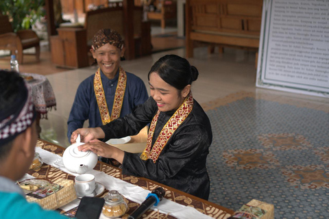 Yogyakarta: Javanese Tea Ceremony in Patehan Noble Residence