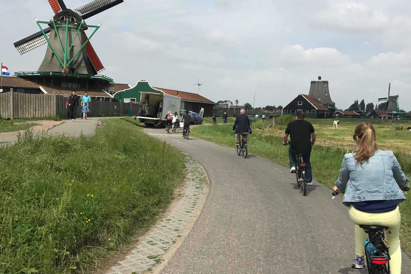 Amsterdam: Zaanse Schans Windmühlen Fahrradtour mit Guide