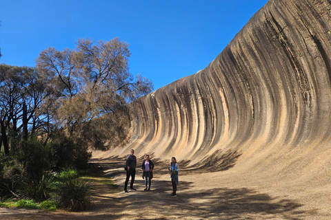 Perth: Wave Rock, Mulka's Cave, and Hippo's Yawn( Day Tour)