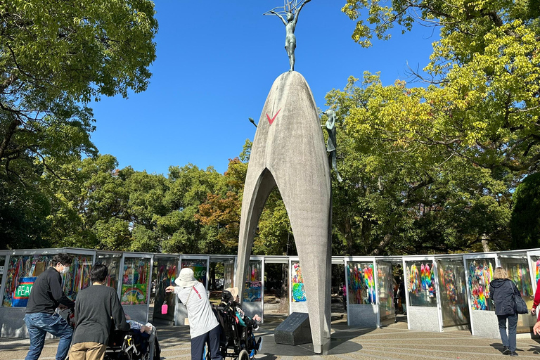 Hiroshima &amp; Miyajima UNESCO 1 dag bustourVanaf JR Hiroshima Station (zonder lunch)