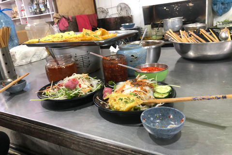 Da Nang: Tour a piedi del cibo come un localeFoodtour nascosto a Danang: Mangia come un abitante del luogo con i vietnamiti