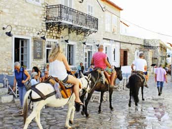Hydra Island: Full Day Bus Trip from Athens with Swimming