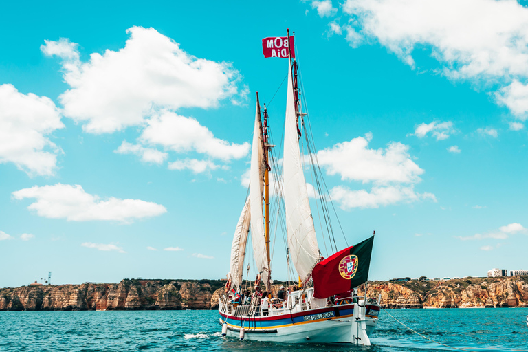 Lago: Fado & Tapas Traditional Portuguese Evening Cruise