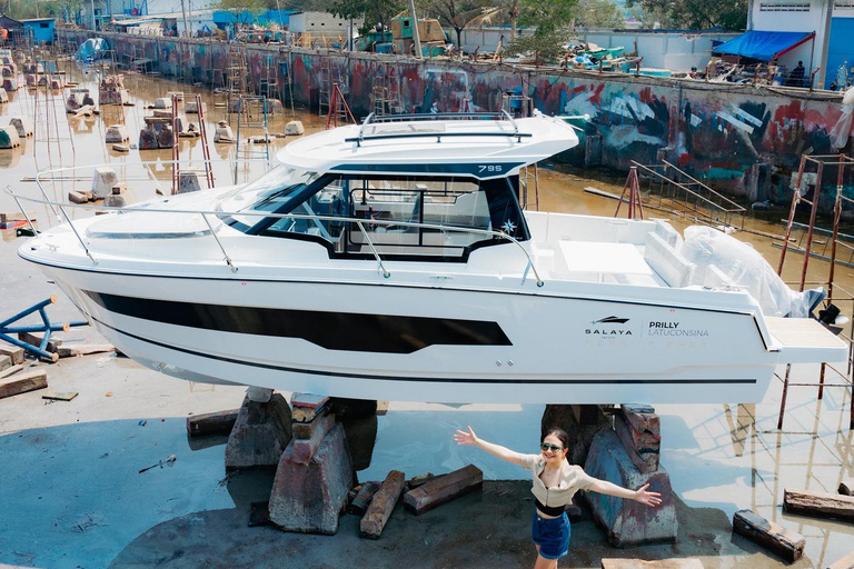 Labuan Bajo: Private Yacht Komodo-Inseln &amp; Manta-SchnorchelnPrivate Yachttour am Vormittag (13:00–19:00 Uhr) – Maximal 6 Gäste