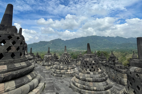 Yogyakarta: Borobudur, Sultan Palace, & Water Castle Tour