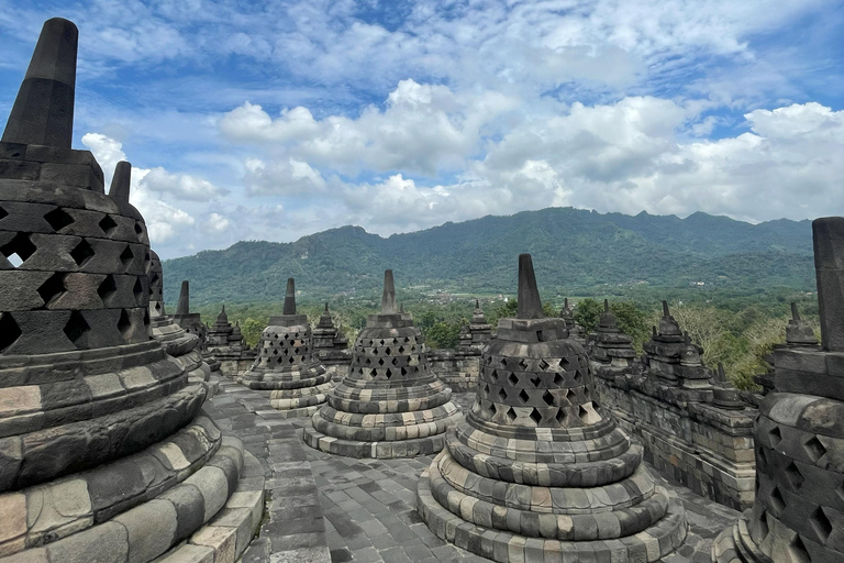 Yogyakarta: Borobudur, Sultan Palace, & Water Castle Tour