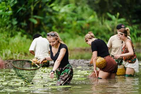Ninh Binh: Rice Planting and Basket Fishing Tour - Image 3