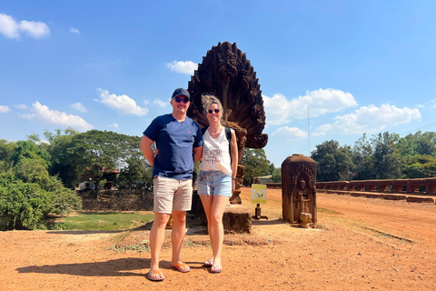 Phnom Pehn - Oudong Mountain & Siem Reap Taxi Transfer