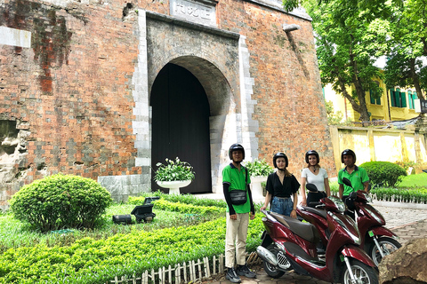 Hanoi 1/2-daagse scootertour met avontuur in de binnenstad1/2-daagse scootertour om de binnenstad van Hanoi te ontdekken