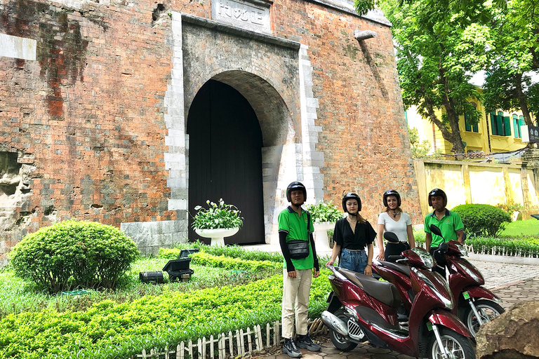 Hanoi 1/2-daagse scootertour met avontuur in de binnenstad1/2-daagse scootertour om de binnenstad van Hanoi te ontdekken