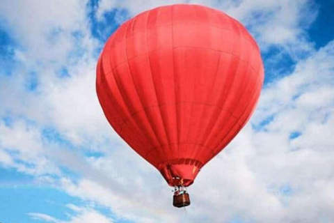 Cusco: Hot Air Balloon Ride with Breakfast and Champagne