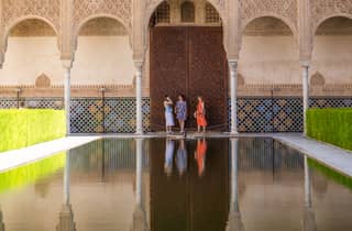 Alhambra: Private Führung mit Tickets für die Nasridenpaläste