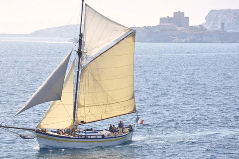 Marseille: sunset on an old sailing ship, cocktail reception and wines