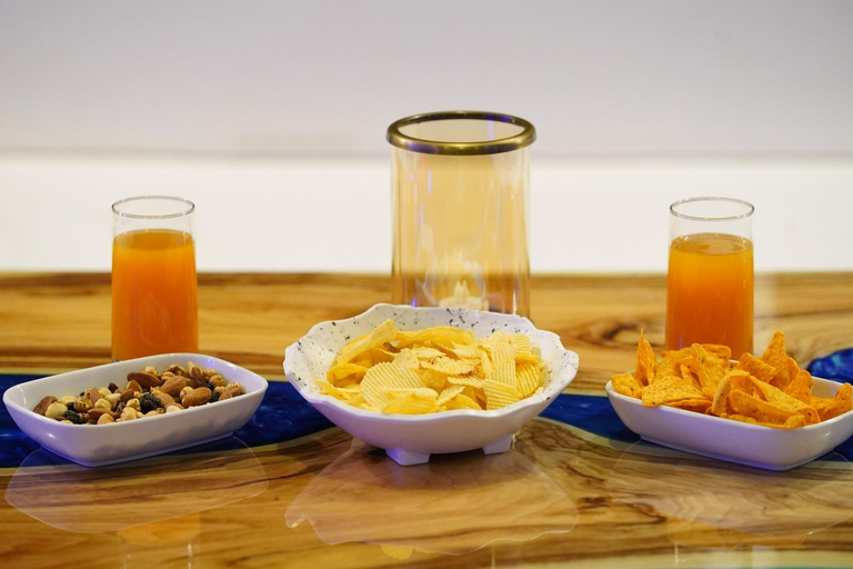 Crociera sul Bosforo con cena, bevande non limitate e trasferimenti