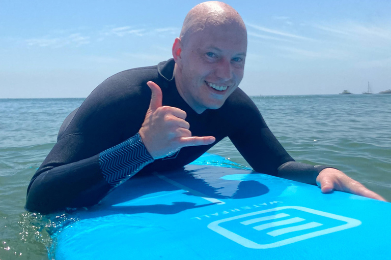 Porto: Surfing w małej grupie z transportemDoświadczenie surfingowe w małej grupie z transportem w Porto