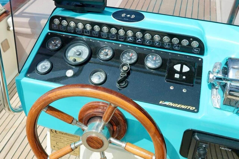 Private boat tour of the Amalfi Coast 4 hours