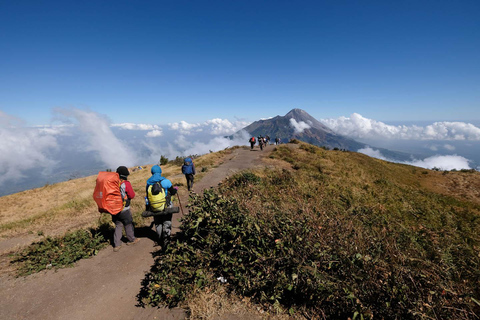 Excursión guiada al amanecer en el Monte Merbabu con opción de acampadaSenderismo de un día