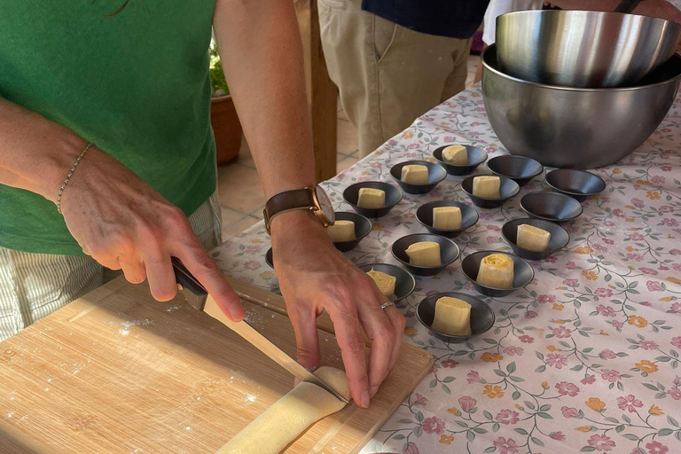 在波尔图与伊莎贝尔和若热一起烹饪葡式蛋挞在波尔图与Isabel和Jorge一起学做葡式蛋挞
