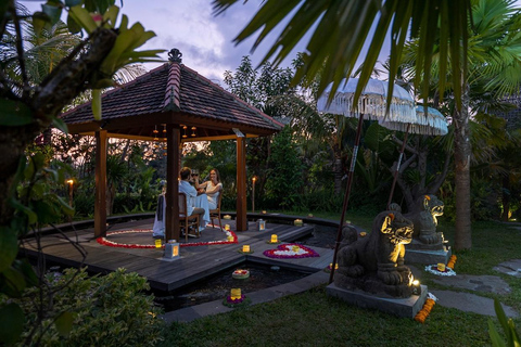 Ubud: Romantic Dinner by the Fish Pond at Adiwana Unagi Romantic Dinner Couple Package (Meet at Location)