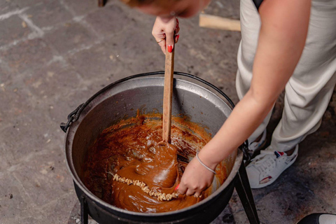 Tbilisi: Guided Cooking – Khinkali,Khachapuri+Churchkhela