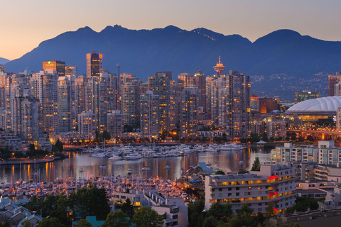 Best of Vancouver: Private Walking Tour with a Local Private City Walking Tour - 2Hr