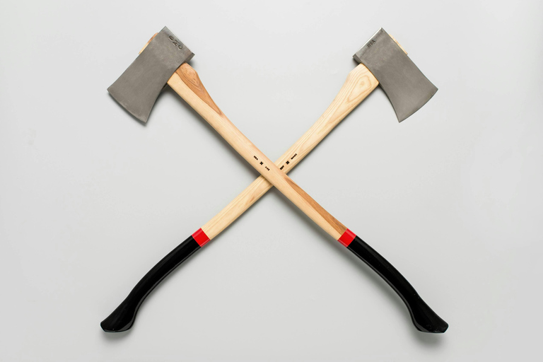 Tallinn: Axe and Knife Throwing Experience with Instructor