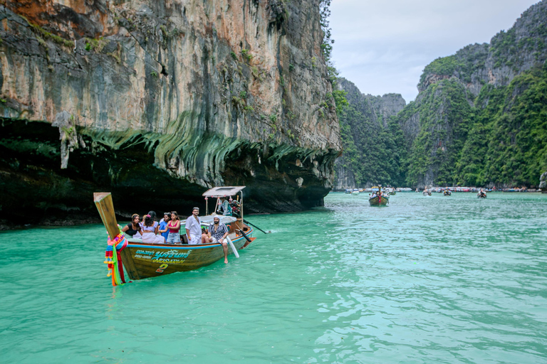 Phi Phi: Maya Bay Longtail Boat Tour with Snorkeling