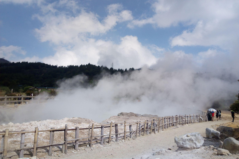 de Yogyakarta : Dieng, l'étreinte de l'aube et les trésors culturels