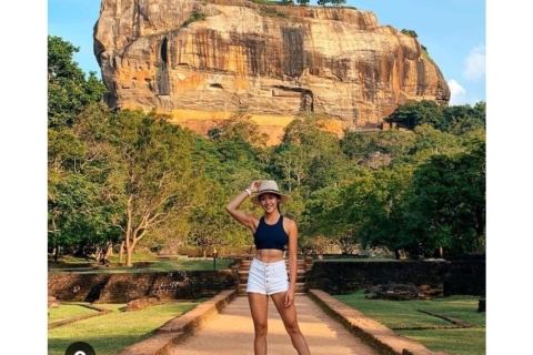 Kandy to Sigiriya Tuk Tuk Safari: Tales of Ancient Wonders