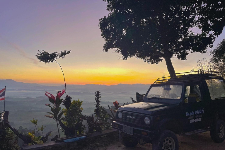 Khao Lak: Mágico amanecer sobre las nubes en Khao Khai Nui