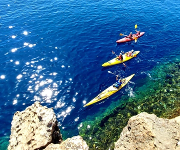 Gozo: Comino and Blue Lagoon Guided Kayaking Adventure