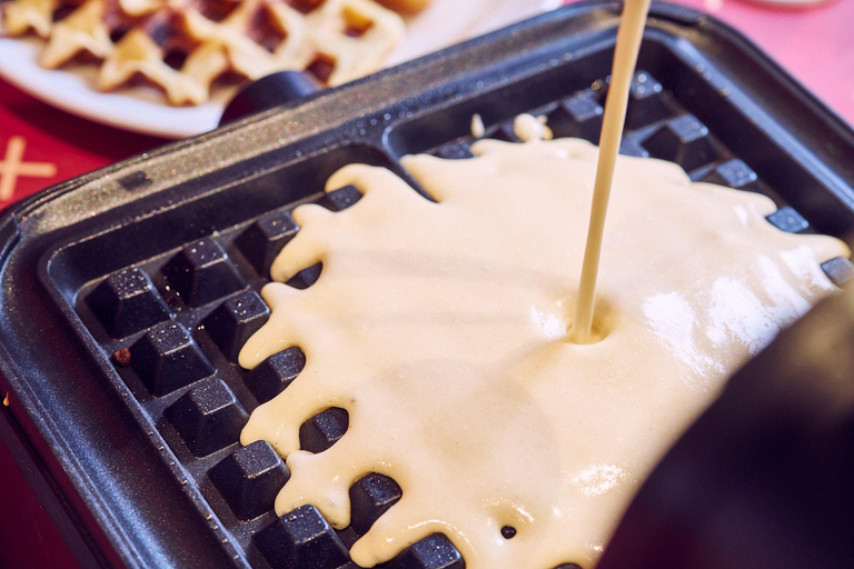 Bruxelas: Workshop de fabrico de waffles belgas com prova de cerveja