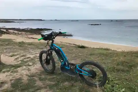 Erdeven: Les Dunes Du Bego - All terrain electric scooter