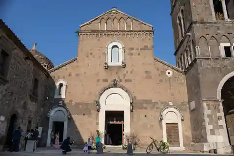 Da Caserta: tour in e-bike e visita di Casertavecchia