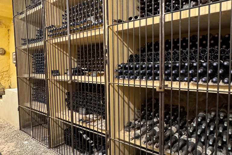 The Legend of N°5 Perfume, Vineyard&Red Carpet Tour Private Tour: The Legend of N°5 Perfume, Vineyard&Red Carpet