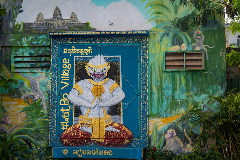 Siem Reap: City Tour, Killing Fields, & Art Haft -Day Tour Tuk Tuk Option + Tour Guide