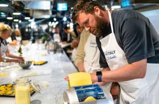 Mailand: Pasta- und Gelato-Kurs in kleiner Gruppe mit unbegrenztem Wein
