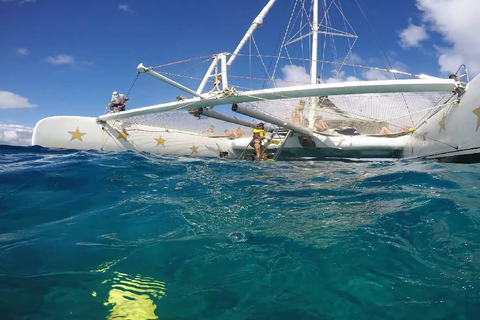 Sosúa: Catamaran Cruise with Snorkeling and Lunch