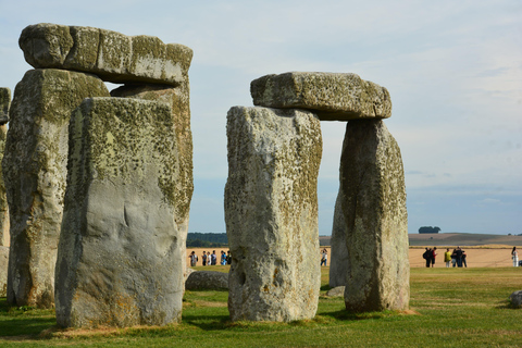Southampton: Cruise Transfer to London via Stonehenge