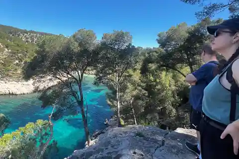 Cassis: Vandretur i 2 calanques med svømning