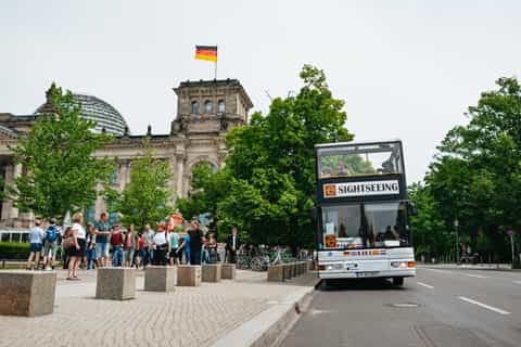 Berlin: Hop-on Hop-off Bus Tour with Live Commentary
