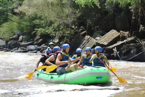 Rafting Rio Suarez, Santander: Desafia as correntes extremas num desfiladeiro