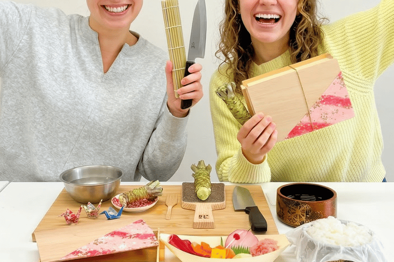 Tokyo: Sushi & Bento Box Making at Tsukiji Fish Market-70min