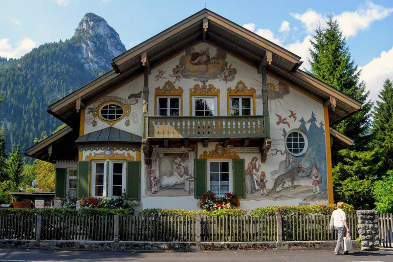 Munich: Neuschwanstein Castle Chinese Day Tour Ticket to Neuschwanstein Castle Included